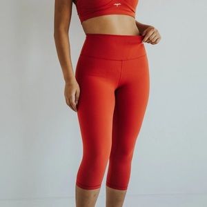 Iwa Company Kamala High Rise 3/4 Leggings in ALOE